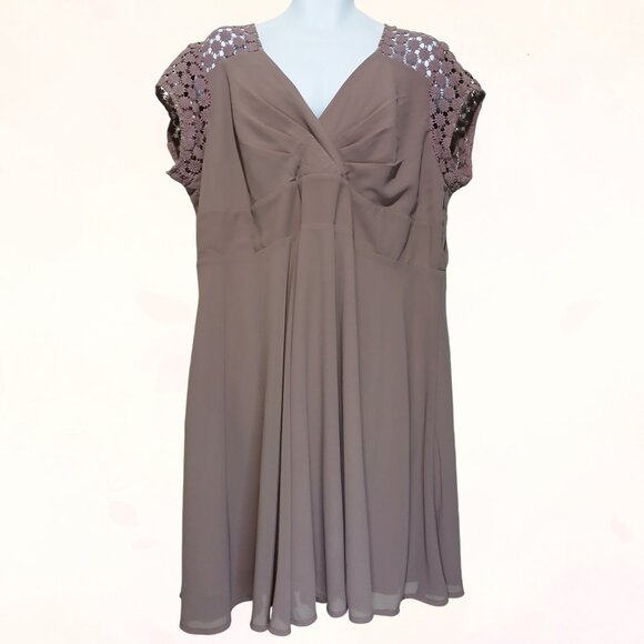 NWT Eucalyptus London Plus Size Women Fiona Midi Dress Size 4X - Picture 1 of 13